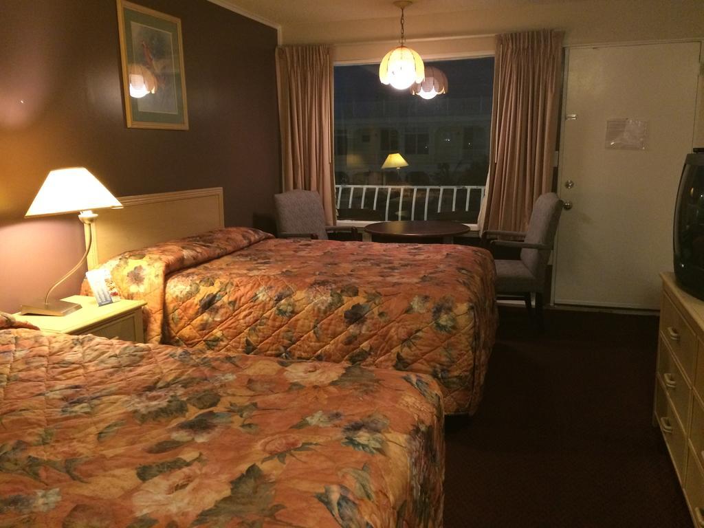 Royal Court Motel Вайлдвуд Экстерьер фото