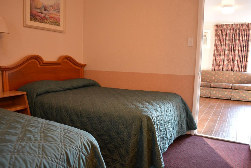 Royal Court Motel Вайлдвуд Экстерьер фото