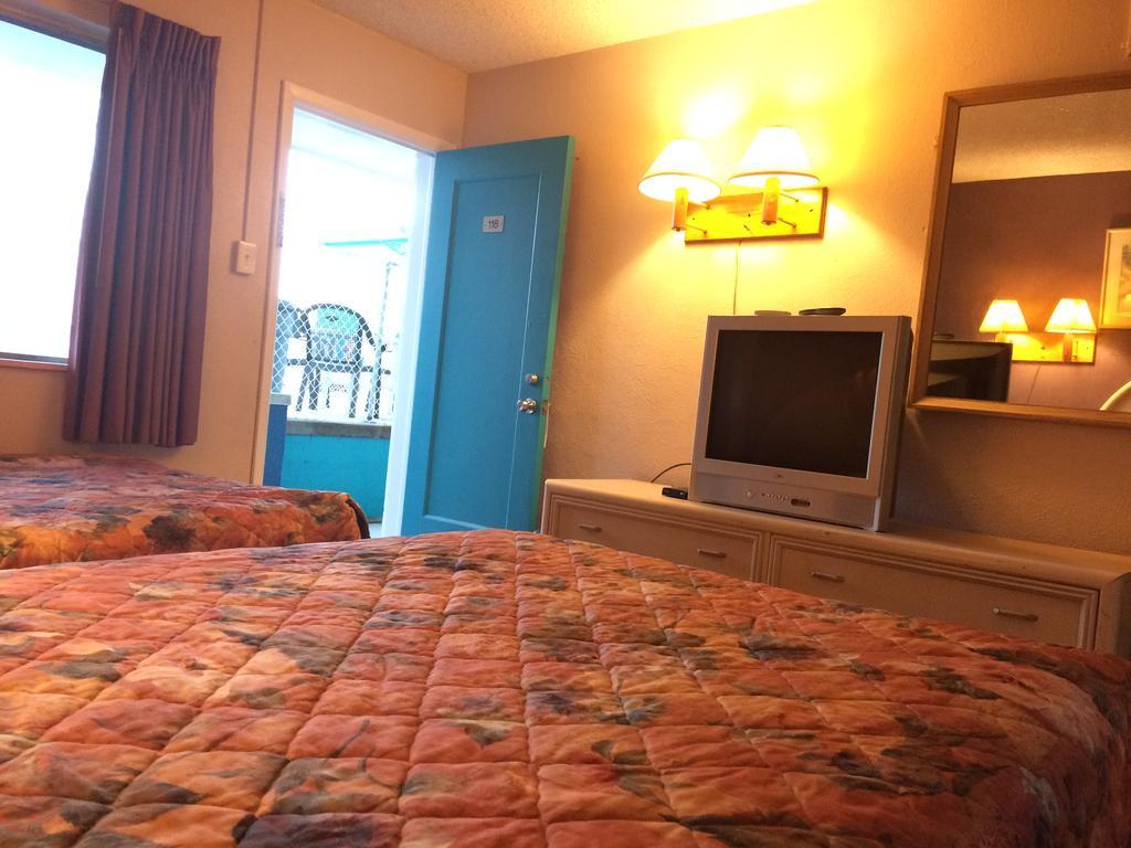 Royal Court Motel Вайлдвуд Экстерьер фото